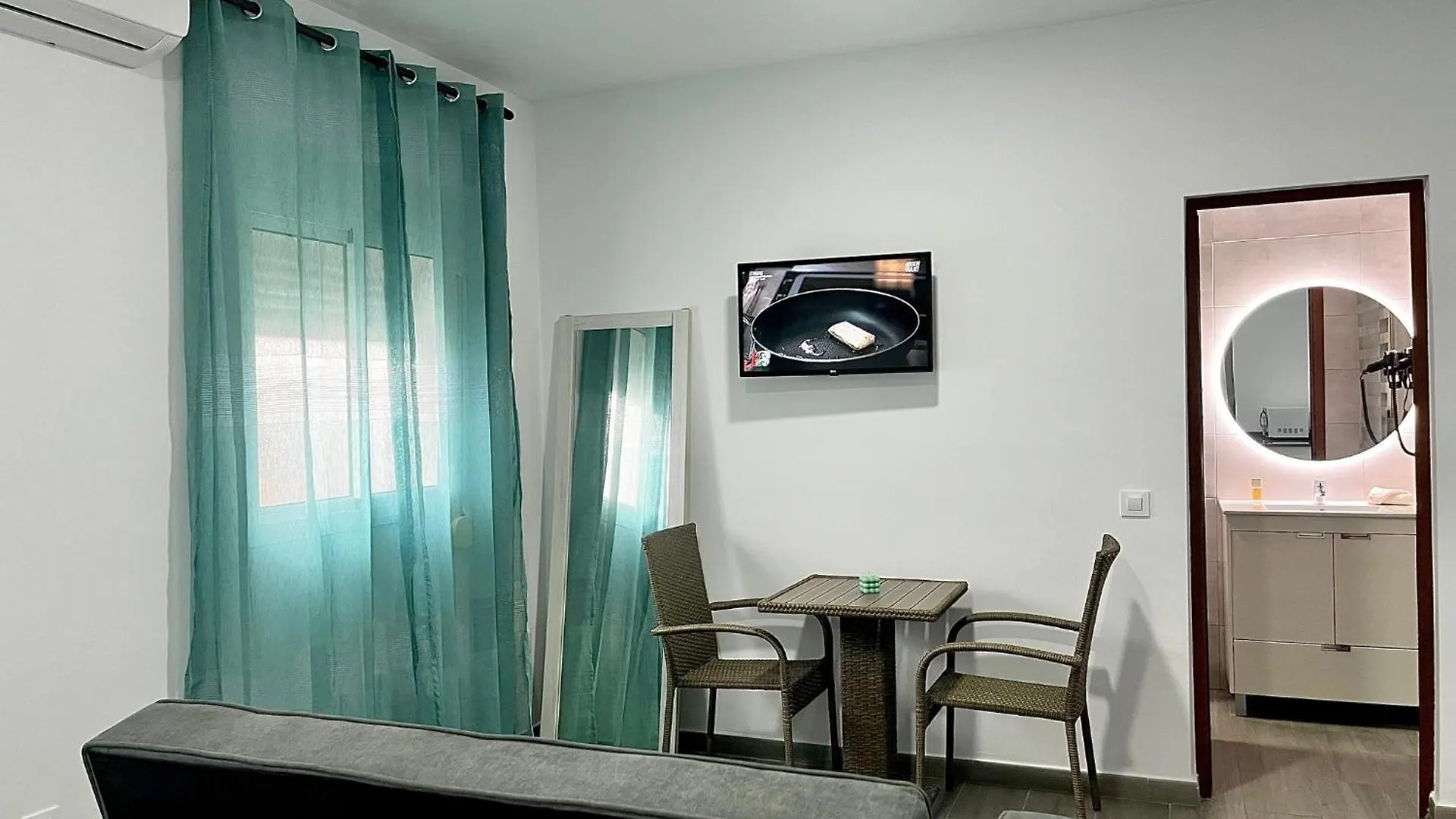 Hostal Los Mellizos Conil De La Frontera 5*,
