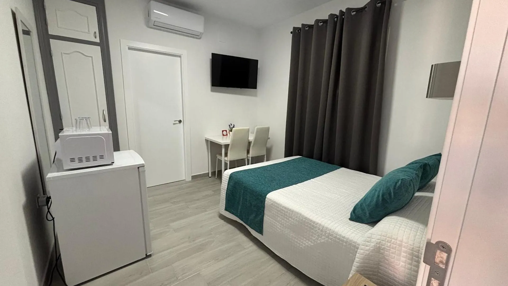 Hostal Los Mellizos Conil De La Frontera 5*,  Spain