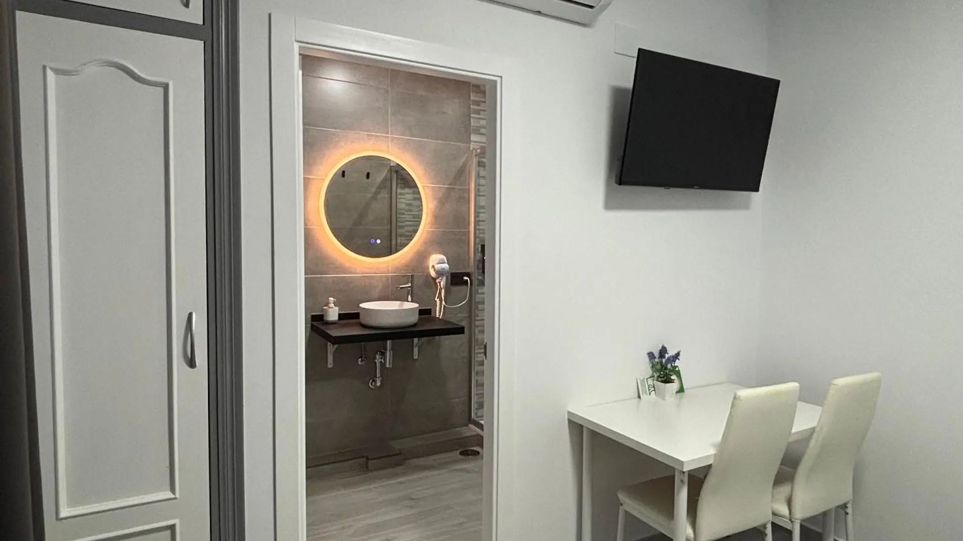 ***** Guest house Hostal Los Mellizos Conil De La Frontera Spain